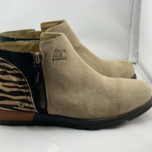 Sorel Tan and Black Ankle Boots